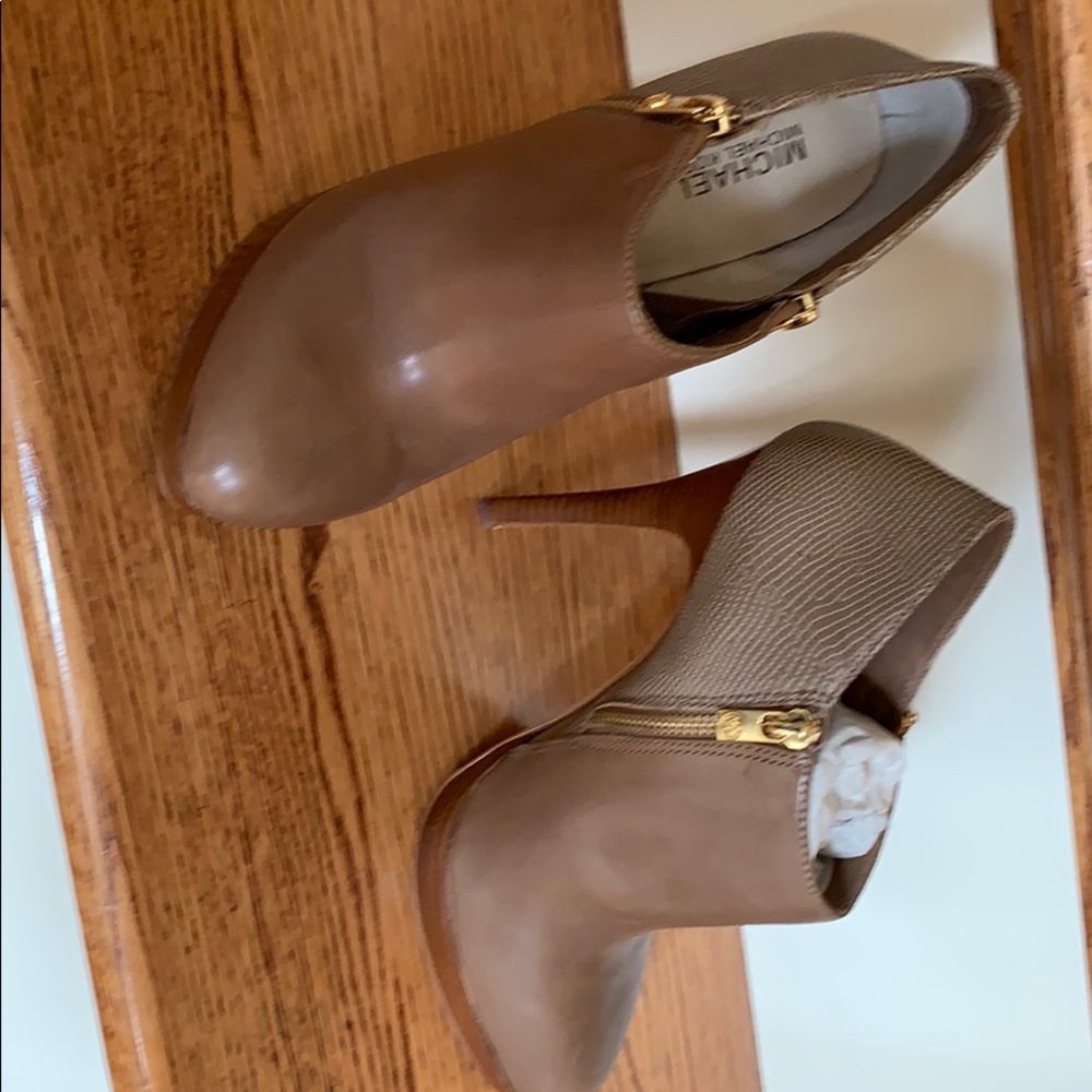 Michael Kors Bootie